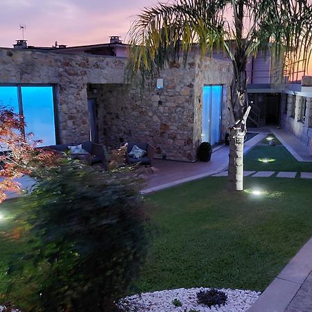 Deluxe Villa Home, Peace & Spa 孔迪镇 外观 照片