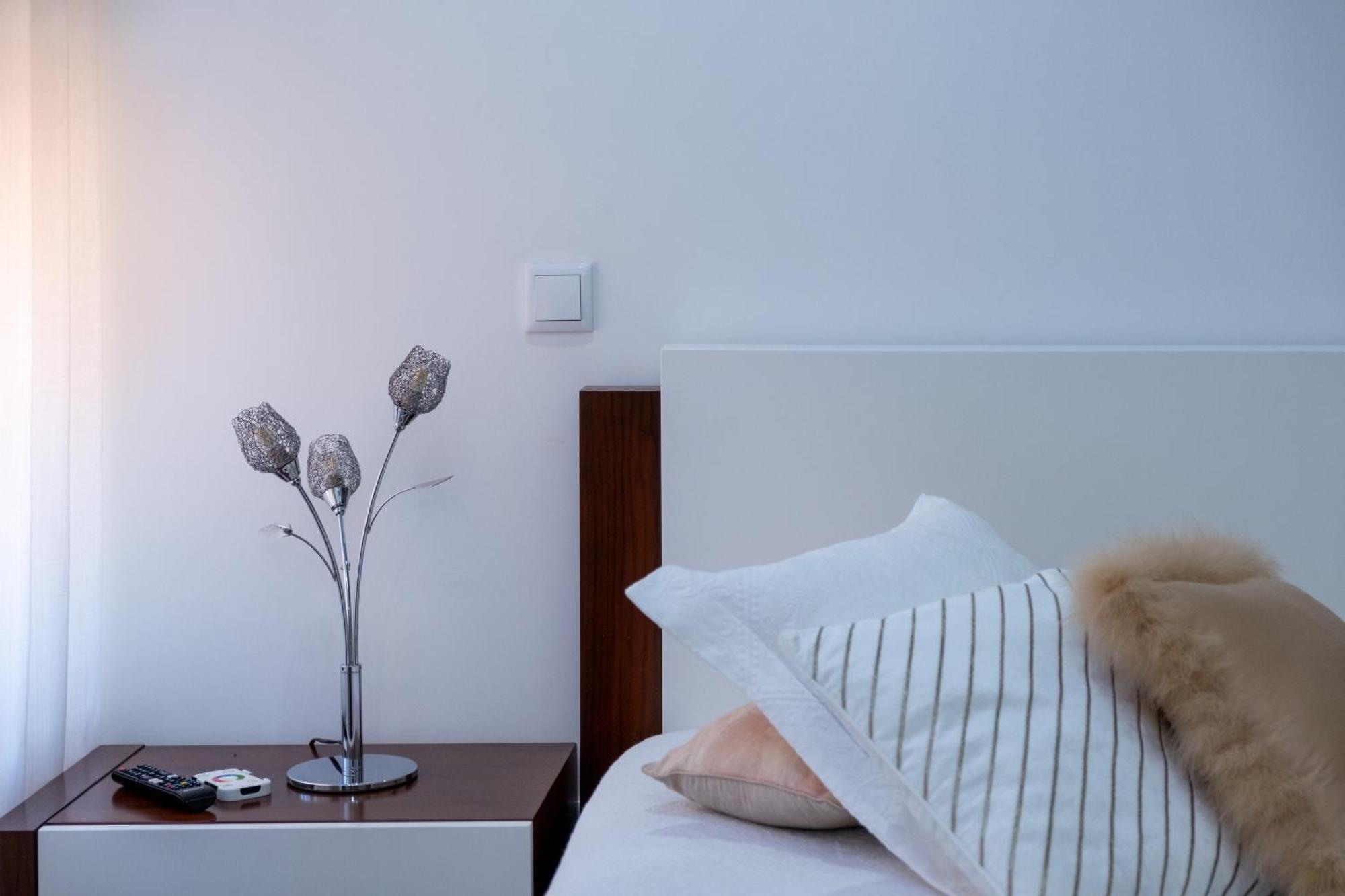 Deluxe Villa Home, Peace & Spa 孔迪镇 外观 照片