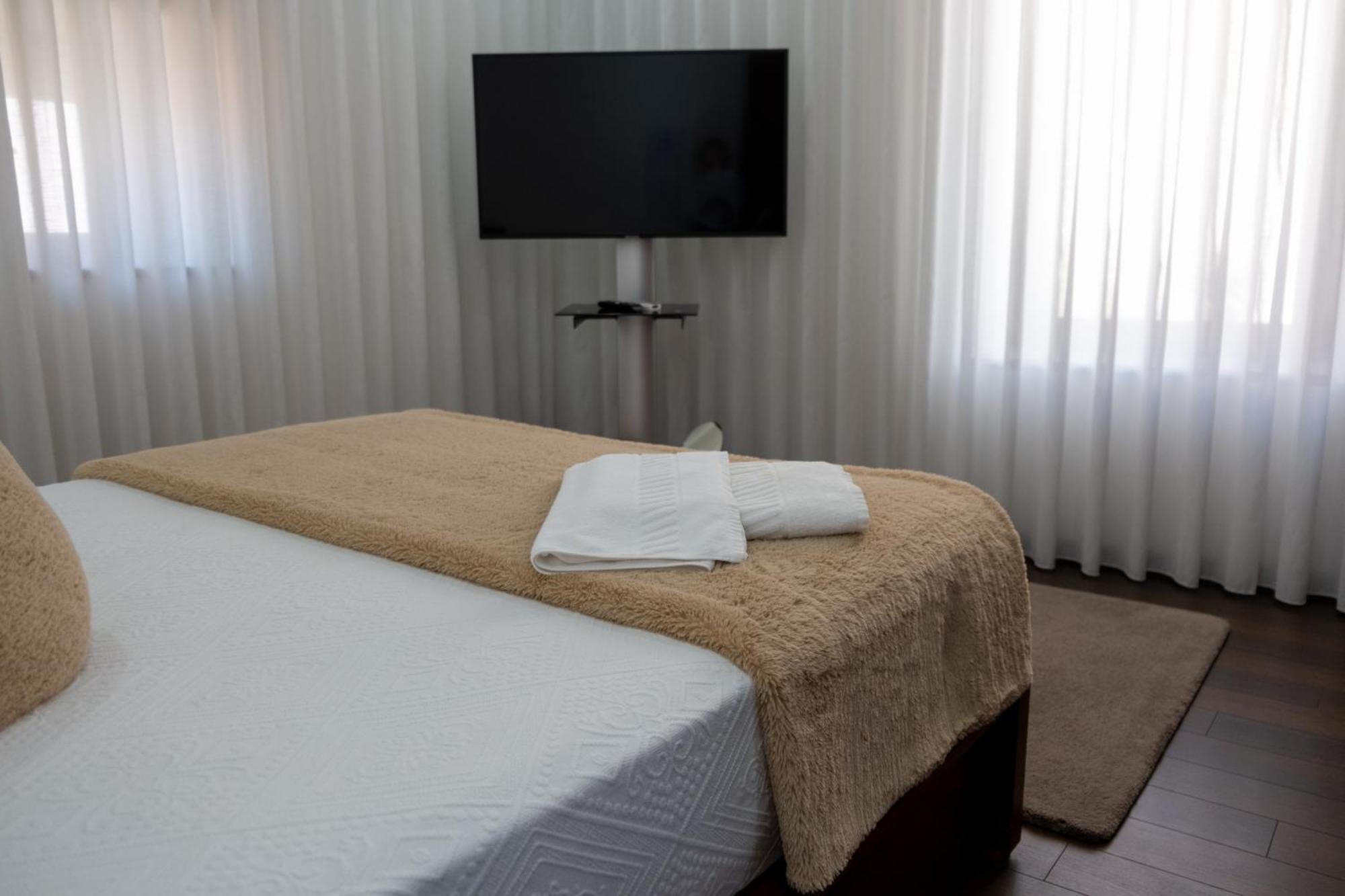 Deluxe Villa Home, Peace & Spa 孔迪镇 外观 照片