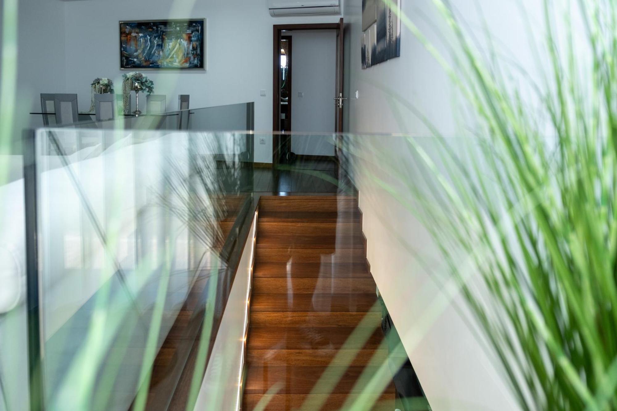 Deluxe Villa Home, Peace & Spa 孔迪镇 外观 照片
